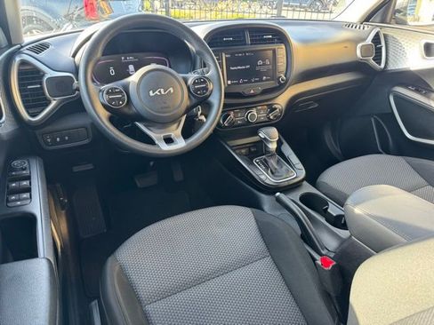 Certified 2023 Kia Soul LX w/ LX Technology Package image 11