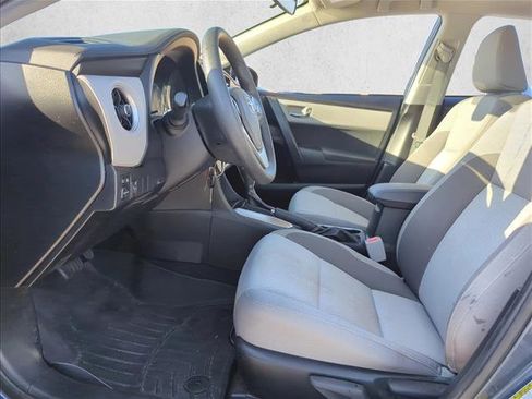 Used 2019 Toyota Corolla LE image 10