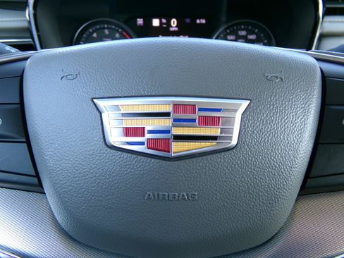 Used 2020 Cadillac XT5 Premium Luxury AWD/4WD image 19