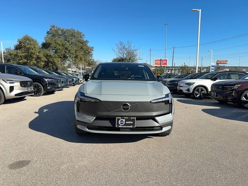 New 2026 Volvo EX30 Cross Country Ultra image 8