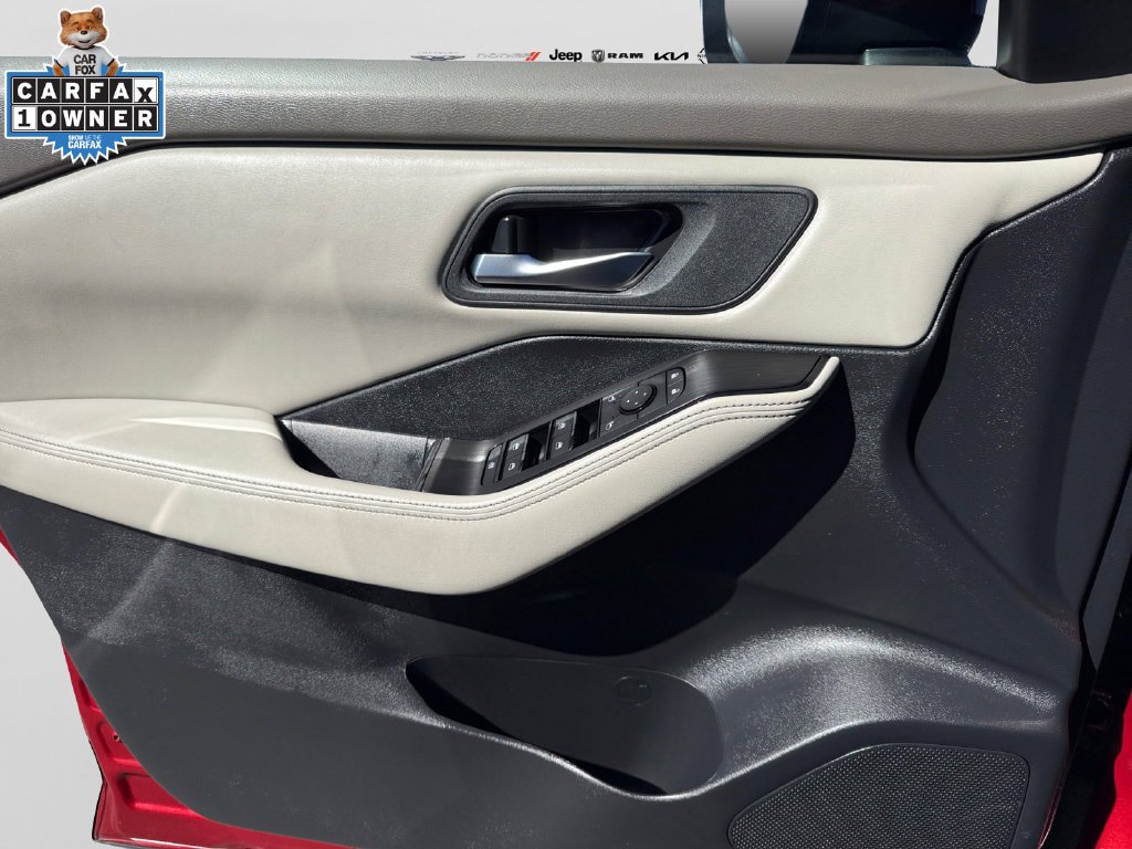 Certified 2025 Nissan Rogue SV AWD/4WD image 27