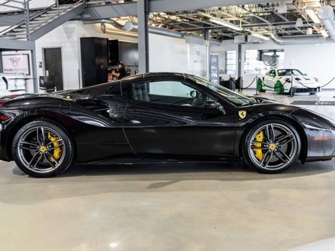 Used 2018 Ferrari 488 Spider RWD image 7