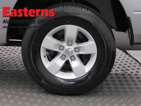 Used 2019 RAM 1500 Classic SLT AWD/4WD image 32