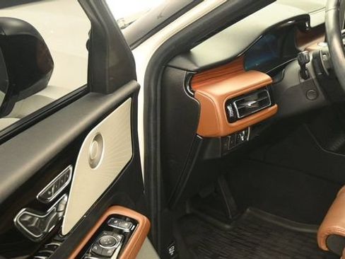 Used 2022 Lincoln Aviator Reserve w/ Equipment Group 201A AWD/4WD image 14