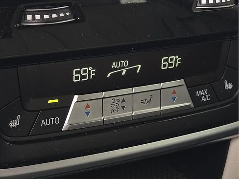 Used 2019 BMW X5 xDrive40i w/ Convenience Package AWD/4WD image 10