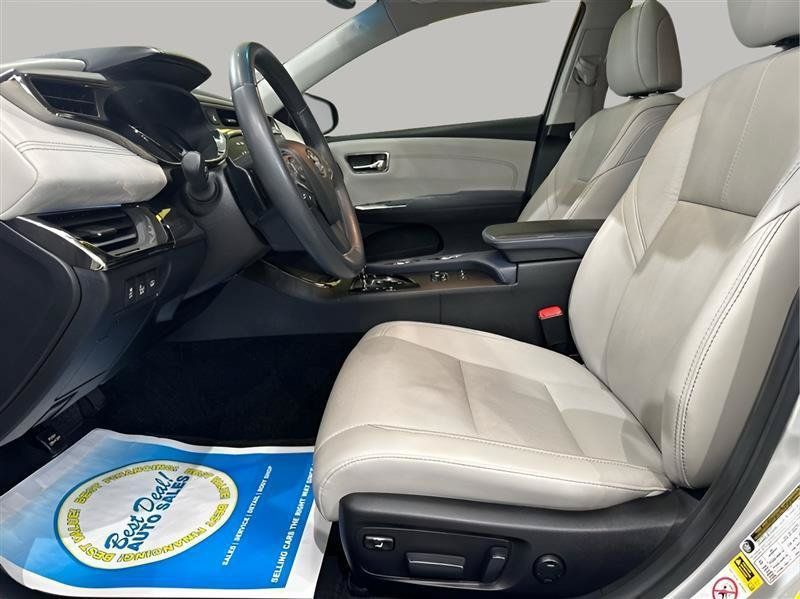 Used 2014 Toyota Avalon Limited w/ Technology Package FWD image 10
