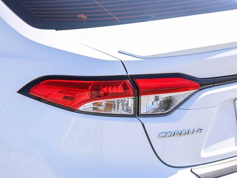 Certified 2025 Toyota Corolla SE image 10