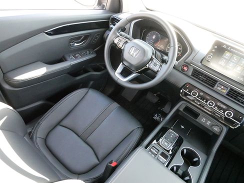 Certified 2025 Honda Pilot EX-L image 9
