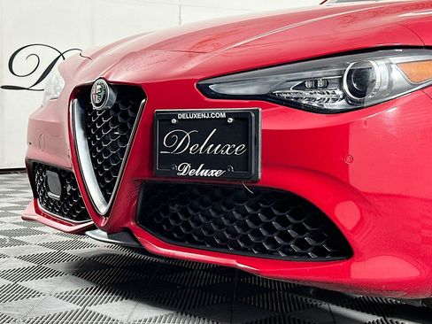 Used 2023 Alfa Romeo Giulia Veloce AWD/4WD image 35