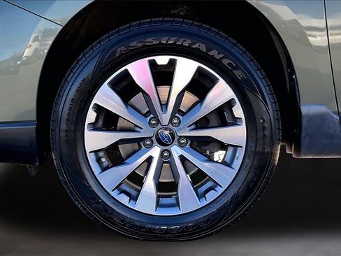 Used 2017 Subaru Outback 3.6R Touring image 9