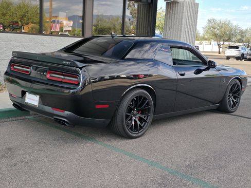 Used 2016 Dodge Challenger SRT Hellcat image 9