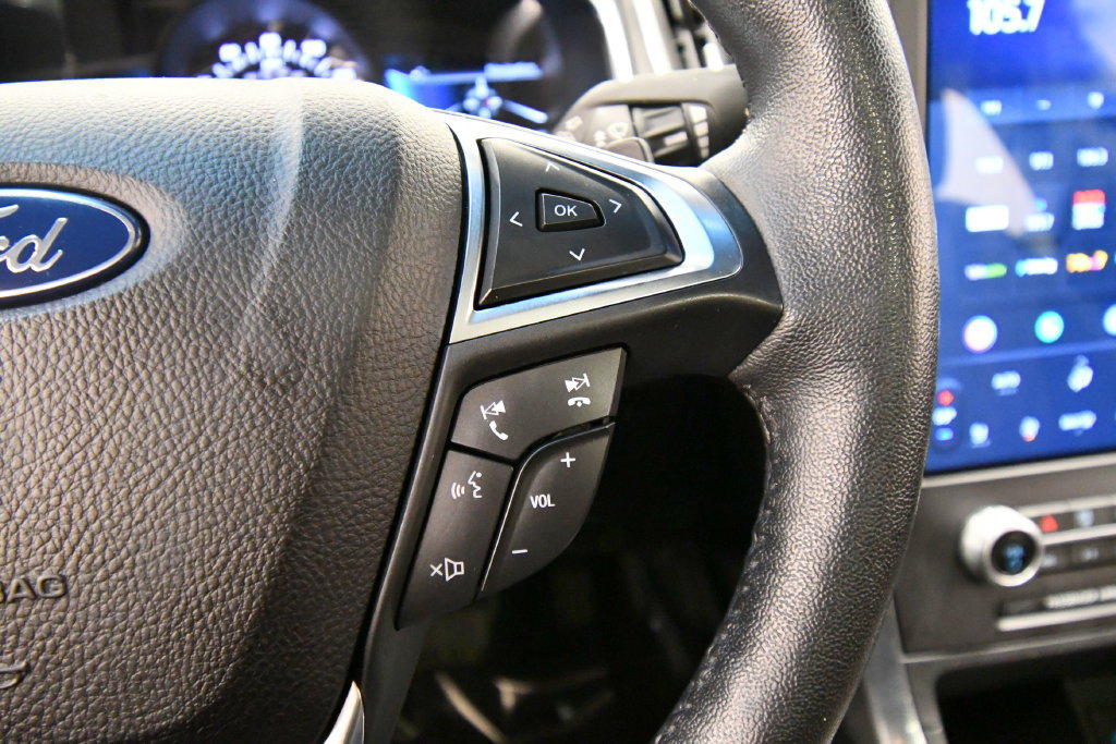 Used 2021 Ford Edge Titanium w/ Equipment Group 301A AWD/4WD image 22