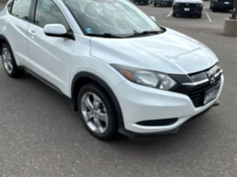 Used 2016 Honda HR-V LX image 2