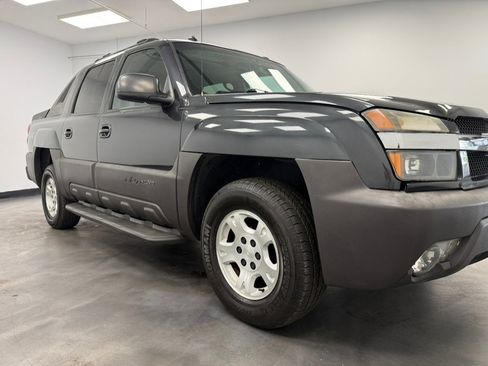Used 2003 Chevrolet Avalanche 4x4 w/ Suspension Package, Off-Road image 18