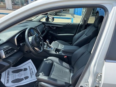Used 2022 Subaru Outback Limited image 17