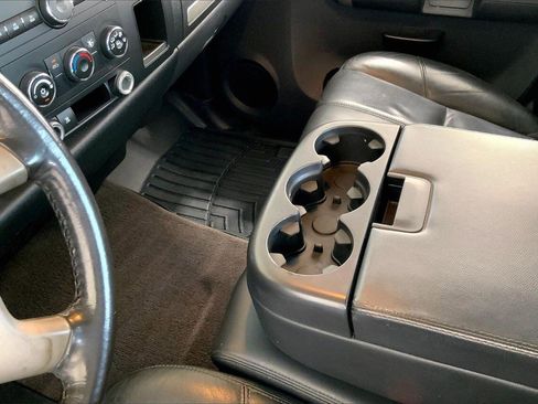 Used 2009 Chevrolet Silverado 2500 LT w/ Suspension Package, Off-Road image 17