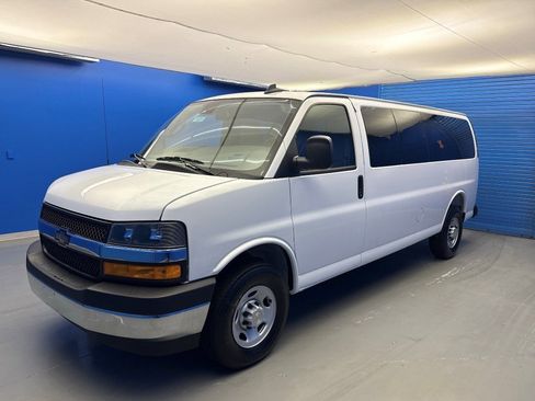New 2025 Chevrolet Express 3500 LS image 4