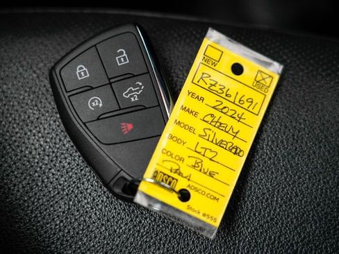 Used 2024 Chevrolet Silverado 1500 LTZ w/ Z71 Off-Road Package image 34