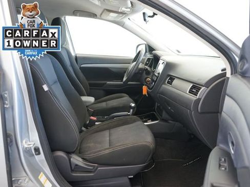 Used 2018 Mitsubishi Outlander ES FWD image 31
