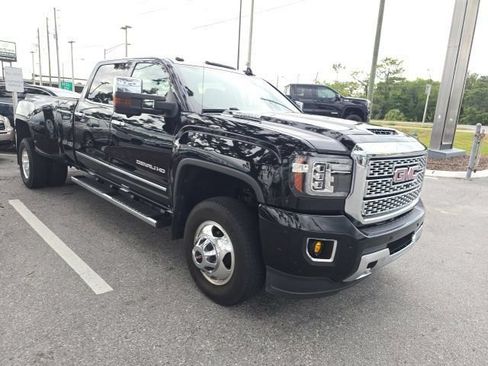 Certified 2019 GMC Sierra 3500 Denali w/ Duramax Plus Package AWD/4WD image 4