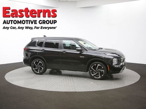 Used 2023 Mitsubishi Outlander SE image 48