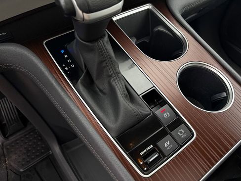 Used 2023 Toyota Sienna XLE image 26