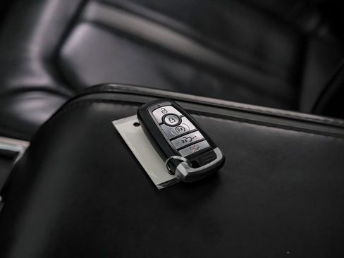 Used 2021 Ford F450 Platinum w/ FX4 Off-Road Package image 65