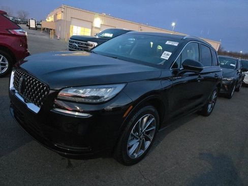 Used 2022 Lincoln Corsair Grand Touring image 2