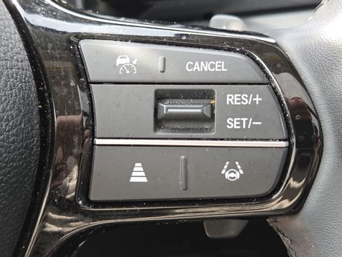 Certified 2025 Honda Pilot Touring image 10