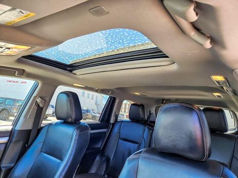 Used 2019 Toyota Highlander XLE AWD/4WD image 11