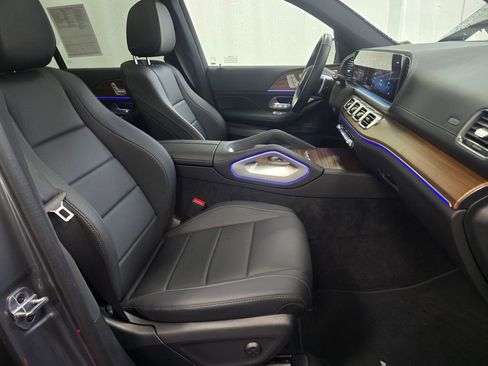 Certified 2025 Mercedes-Benz GLS 450 4MATIC image 29