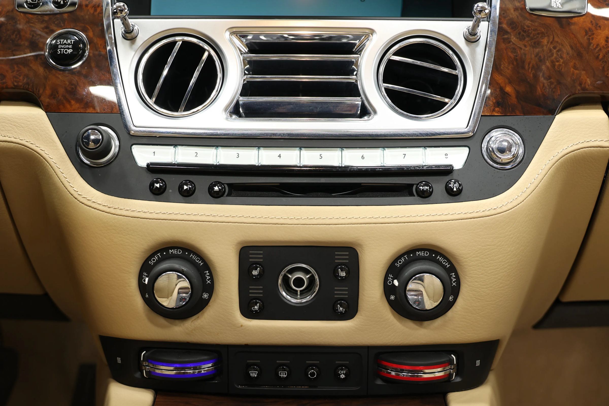 Used 2015 Rolls-Royce Ghost RWD image 43
