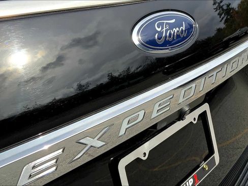 Used 2018 Ford Expedition Limited image 32