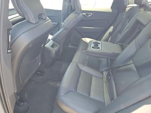Used 2025 Volvo XC60 B5 Core AWD/4WD image 5