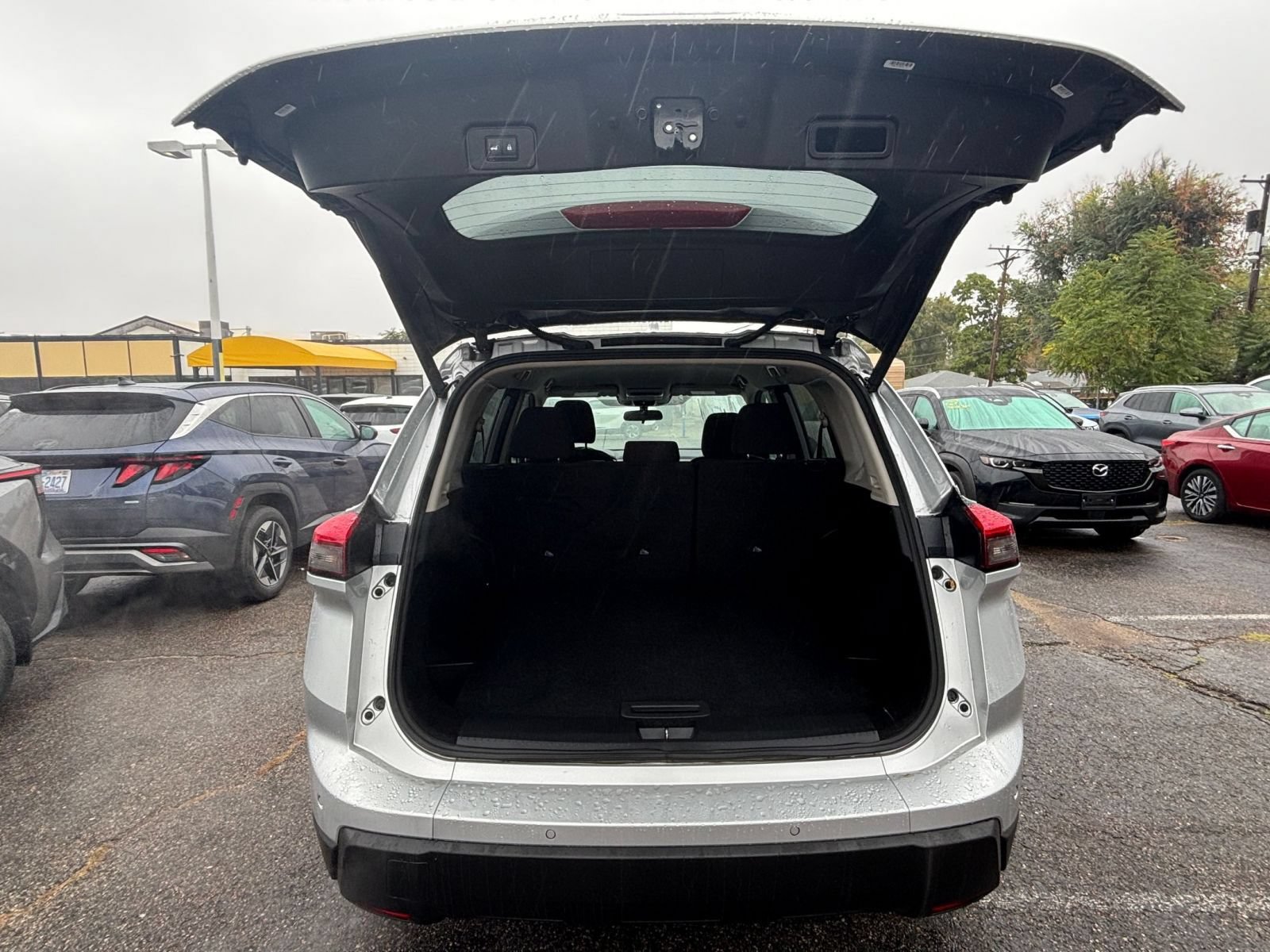 Used 2025 Nissan Rogue SV AWD/4WD image 30