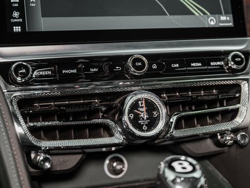 Certified 2022 Bentley Flying Spur V8 image 38