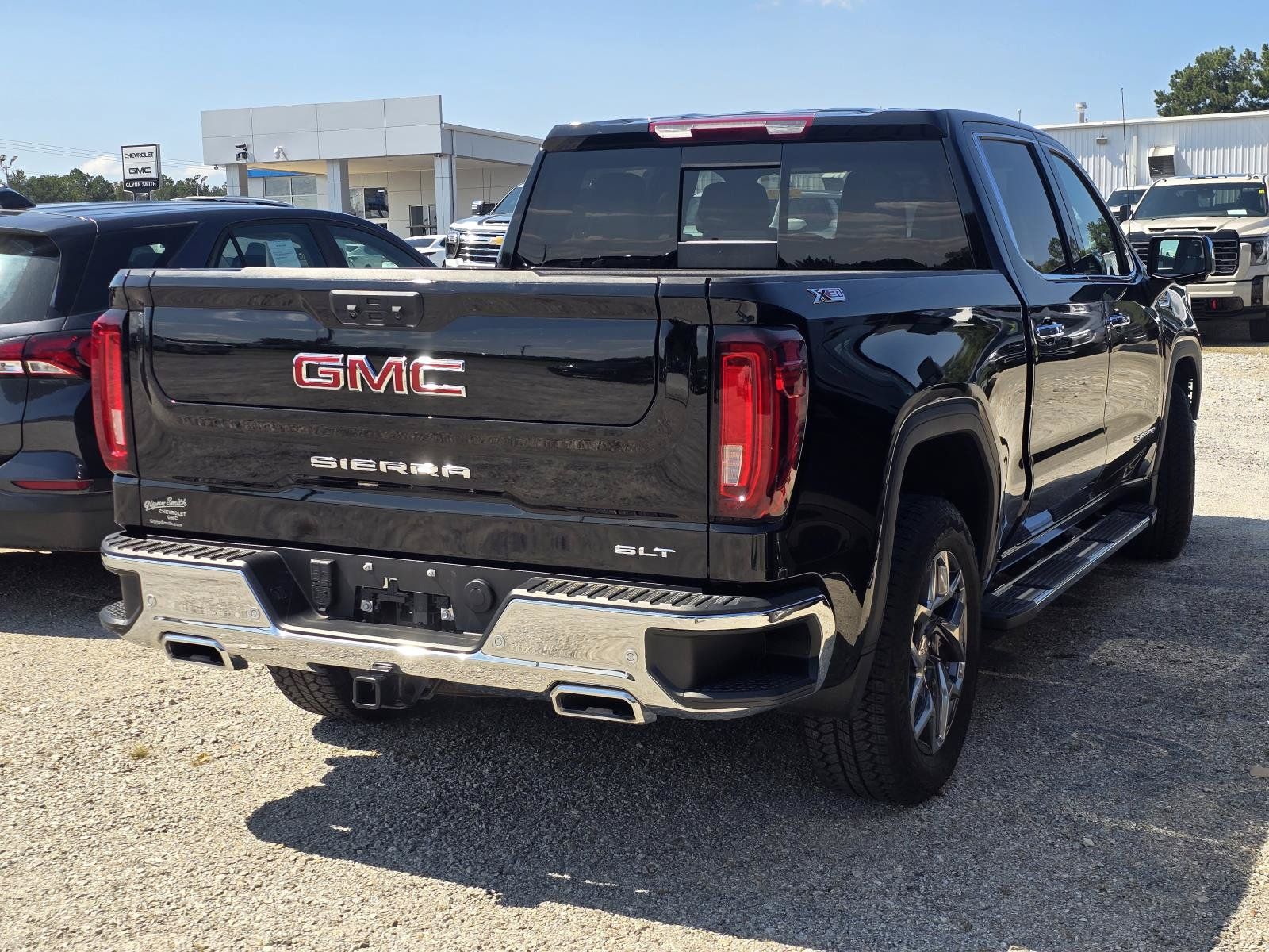 Used 2025 GMC Sierra 1500 SLT w/ SLT Premium Plus Package AWD/4WD image 4