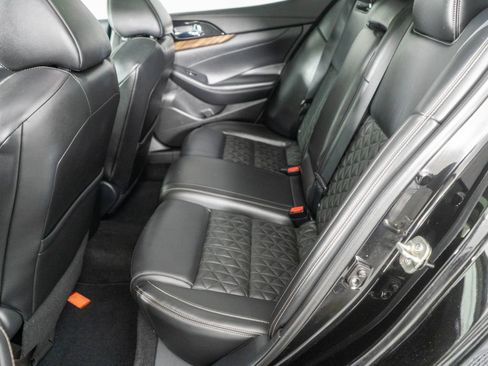 Used 2016 Nissan Maxima Platinum image 11