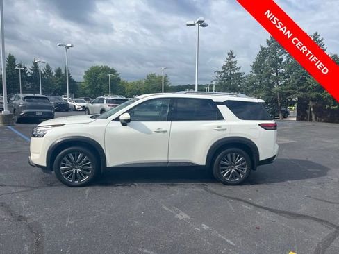 Certified 2024 Nissan Pathfinder SL w/ SL Premium Package AWD/4WD image 5