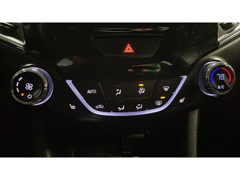 Used 2019 Chevrolet Cruze Premier image 13