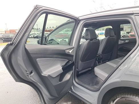 New 2025 Volkswagen ID.4 Pro S image 12