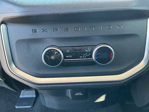 New 2026 Ford Expedition Active image 13