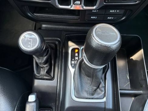 Used 2020 Jeep Gladiator Sport w/ Quick Order Package 24S AWD/4WD image 32