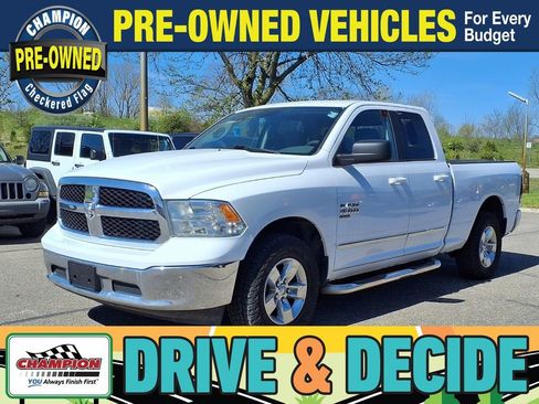 Used 2019 RAM 1500 Classic SLT AWD/4WD image 1