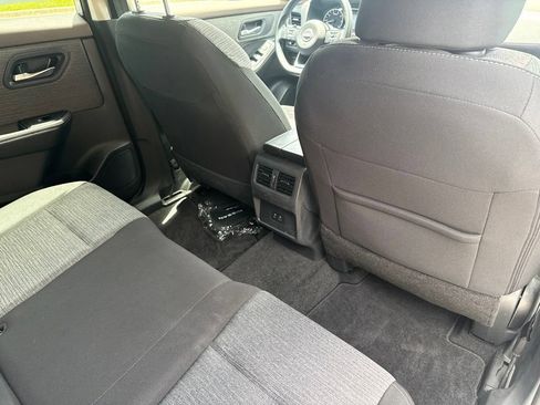 Used 2023 Nissan Rogue SV FWD image 14