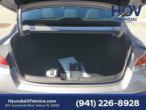 Certified 2025 Hyundai Elantra Sport FWD image 13