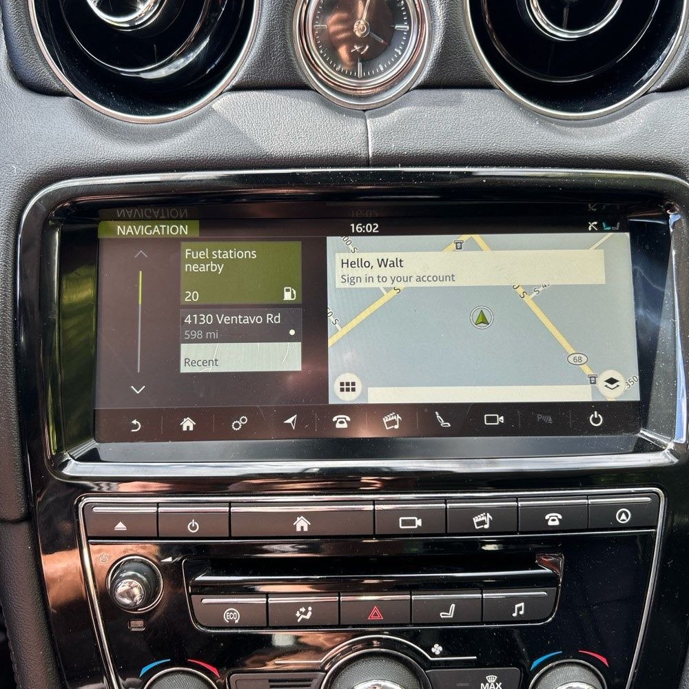 Used 2018 Jaguar XJ Supercharged RWD image 8