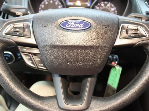 Used 2018 Ford Focus SE image 15