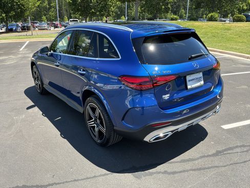 Used 2023 Mercedes-Benz GLC 300 image 8