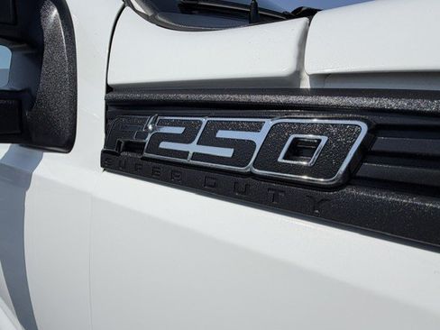 Used 2014 Ford F250 XL RWD image 18